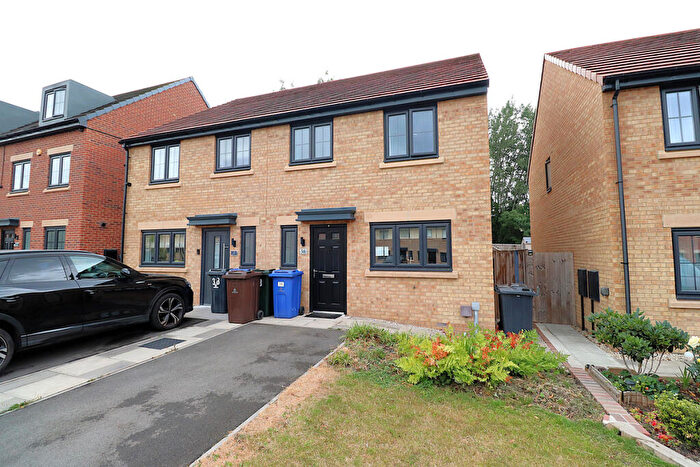 3 Bedroom Semi-Detached House For Sale In Bretton Way, Barnsley, S71