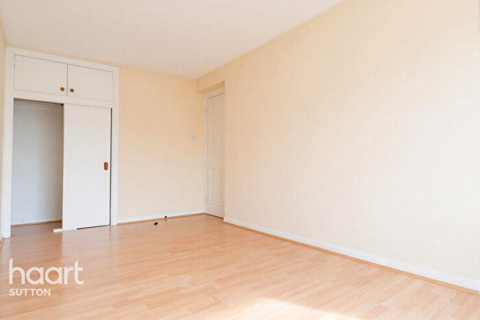 2 Bedroom Flat To Rent In Upton Dene, Sutton, SM2
