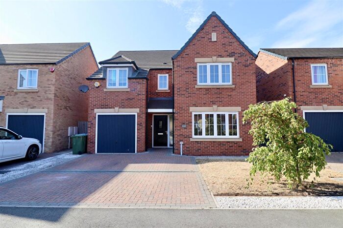 4 Bedroom Detached House For Sale In Roman Drive, Pocklington, York, YO42