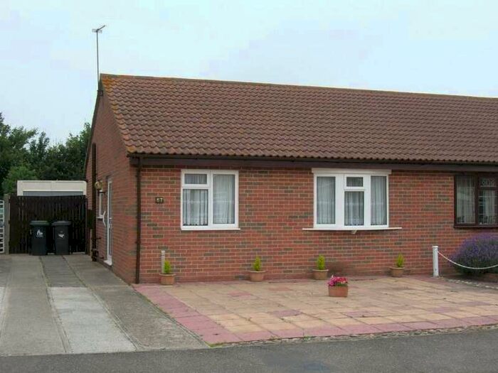 2 Bedroom Detached Bungalow To Rent In Blackburn Road, Greenhill, Herne Bay, Kent, CT6