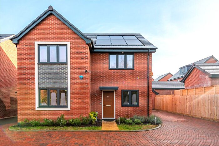 4 Bedroom Detached House For Sale In Garner Lane, Glebe Farm, Milton Keynes, Buckinghamshire, MK17