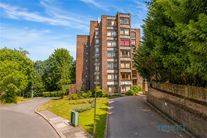 2 Bedroom Apartment For Sale In Westchester Court, Westchester Drive, NW4