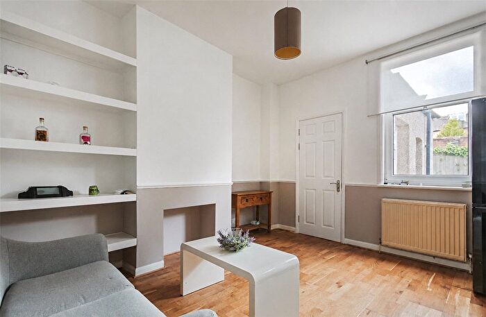 1 Bedroom Flat For Sale In Heaton Road, Mitcham, CR4