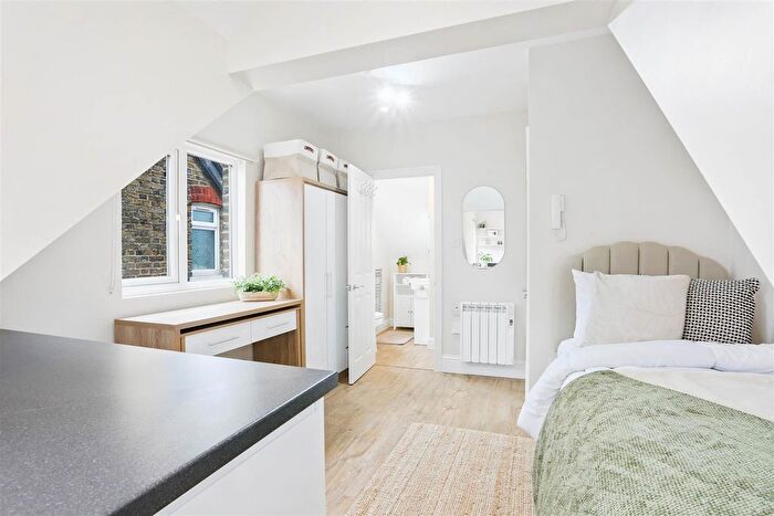 Studio To Rent In Belmont Road, Wallington, SM6