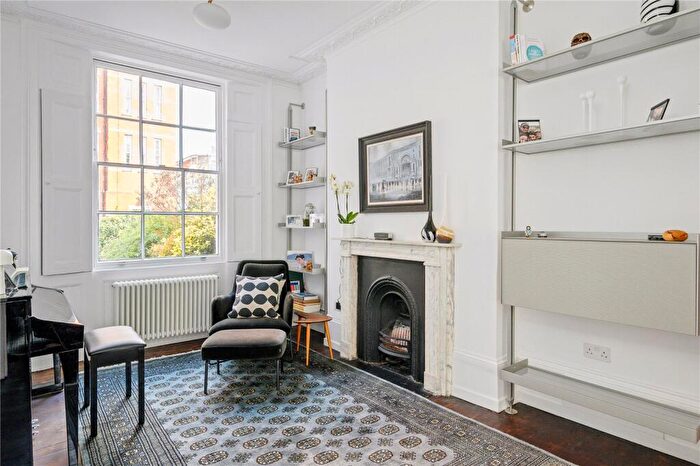 4 Bedroom Semi-Detached House To Rent In Gibson Square, Islington, London, N1