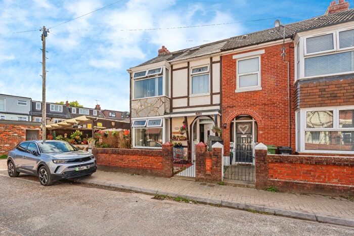 3 Bedroom End Of Terrace House For Sale In Colebrook Avenue, Portsmouth, Hampshire, PO3
