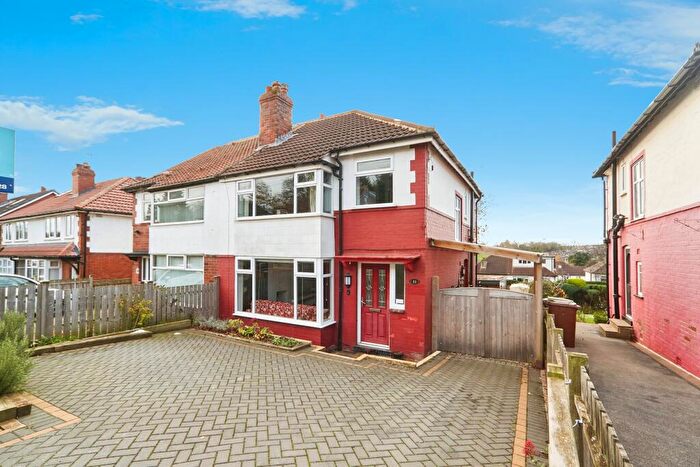 3 Bedroom Semi Detached House For Sale In Stainburn Road, Leeds, LS17