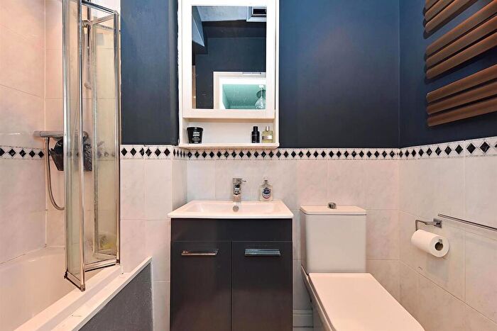 2 Bedroom Cottage For Sale In John Street, Bollington, SK10