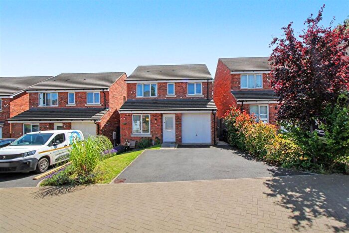 3 Bedroom Detached House For Sale In Red Kite Way, Raunds, NN9