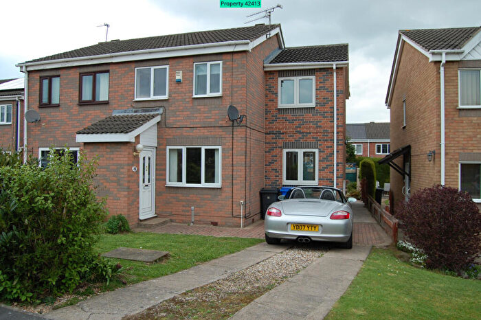 3 Bedroom Semi-Detached House To Rent In Bramshill Close, Sothall, Sheffield, S20