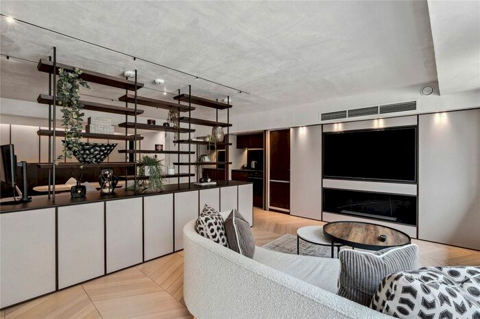 Studio To Rent In Kensington Heights, Campden Hill Road, W8