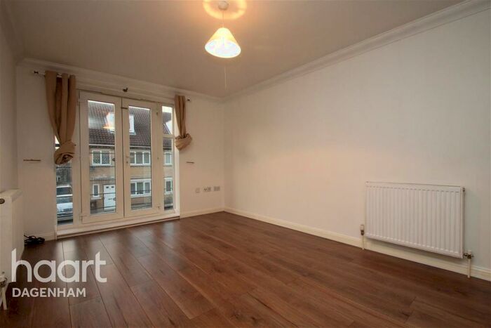 2 Bedroom Flat To Rent In Neale Court, Dagenham, RM9