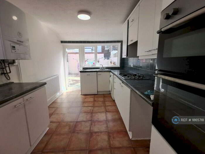 3 Bedroom Terraced House To Rent In Moorland Road, Portsmouth, PO1