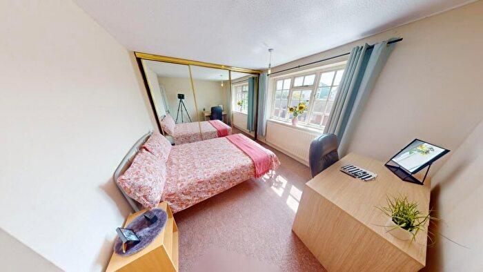 3 Bedroom Semi-Detached House To Rent In Clinton Court, Nottingham, NG1