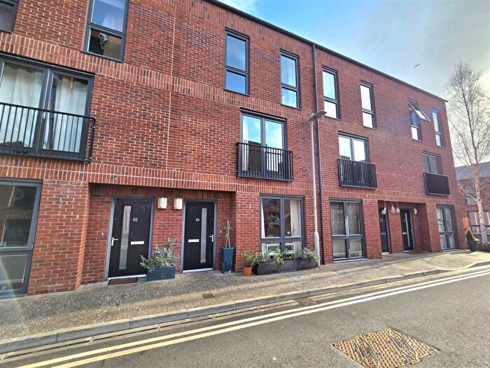 3 Bedroom Town House For Sale In Friars Orchard, Gloucester, GL1