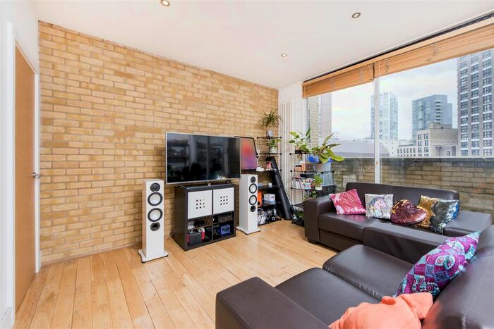 2 Bedroom Flat To Rent In Atlantis House, - Whitechapel High Street, London, E1