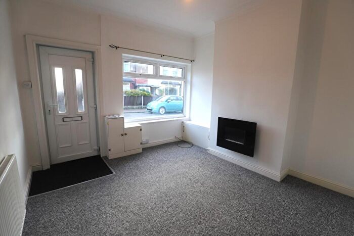 2 Bedroom End Of Terrace House To Rent In Elphinstone Road, Stoke-on-Trent, ST4