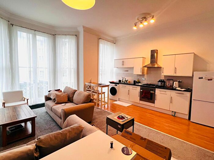 1 Bedroom Apartment To Rent In Queens Gardens, Eastbourne, BN21