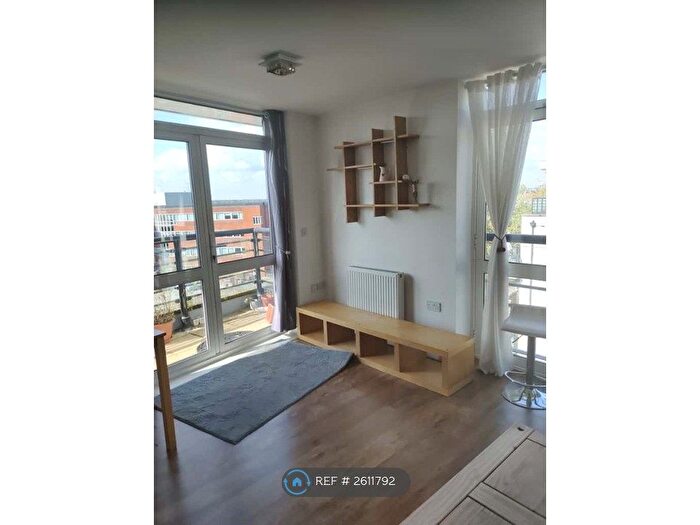 1 Bedroom Flat To Rent In Foster House, Borehamwood, WD6