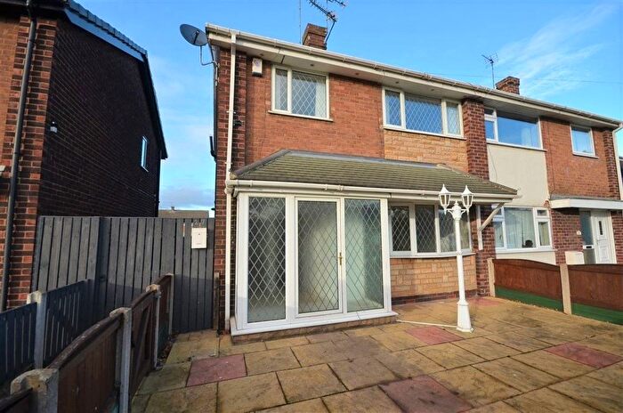 3 Bedroom Semi-Detached House To Rent In Willow Court, Castleford, WF10