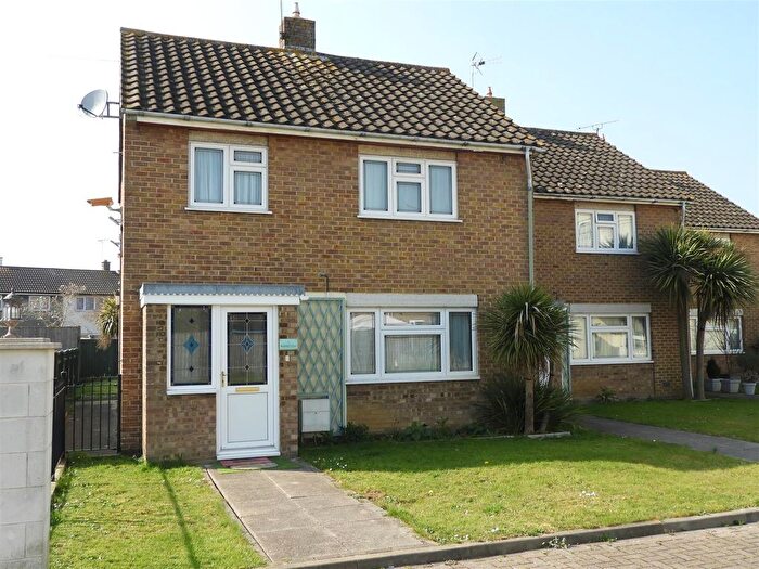 3 Bedroom Semi-Detached House To Rent In Whitbourne Avenue, Swindon, SN3