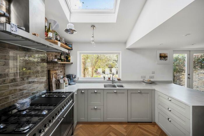 4 Bedroom House To Rent In Eleanor Road London, E8