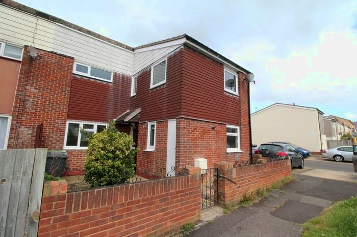 3 Bedroom End Of Terrace House To Rent In Lundy Close, Basingstoke, Hampshire, RG24