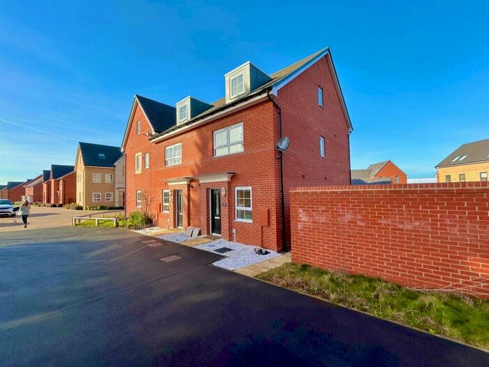 4 Bedroom Property For Sale In Bolebec Avenue, Eagle Farm South, Milton Keynes, MK17