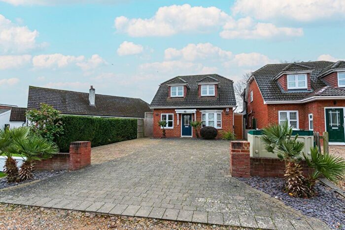 3 Bedroom Detached House To Rent In The Mall, Park Street, St. Albans, Hertfordshire, AL2