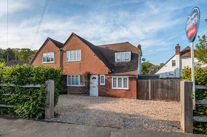 3 Bedroom Semi-Detached House For Sale In Cranmore Gardens, Aldershot, GU11