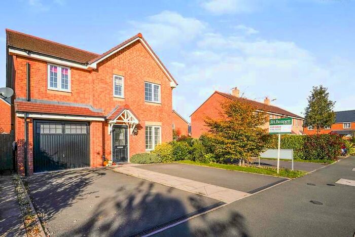4 Bedroom Detached House For Sale In Grange Farm Drive, Honeybourne, Evesham, Worcestershire, WR11