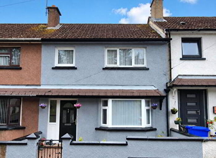3 Bedroom Semi-Detached House For Sale In De Moleyn Park, Derry, BT48