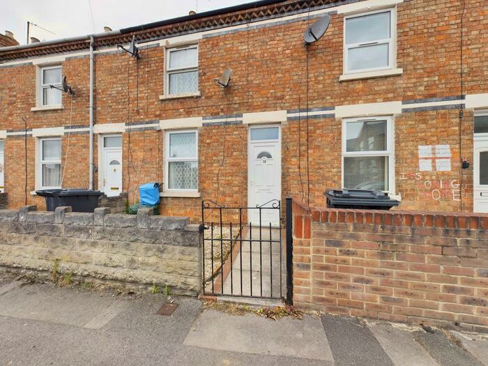 Houses for sale & to rent in GL4 6SN, Well Cross Road, Matson And