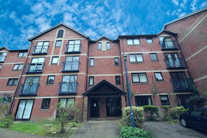 2 Bedroom Apartment To Rent In Claremont Heights, CO1