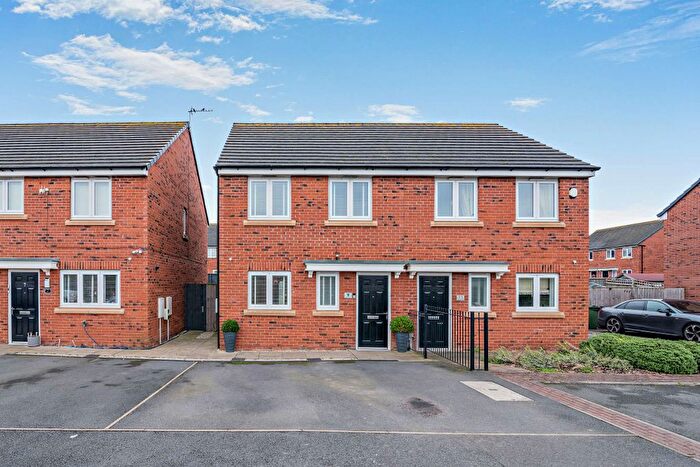 3 Bedroom Semi Detached House For Sale In Haydock Drive, Castleford, West Yorkshire, WF10