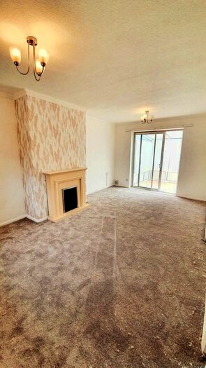 3 Bedroom Semi-Detached House To Rent In Heys Road, Ashton-under-Lyne, OL6