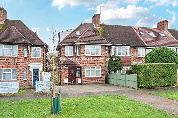 4 Bedroom Detached House To Rent In Syon Lane, Isleworth, TW7
