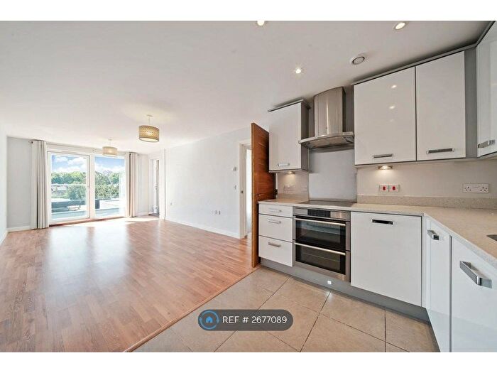 2 Bedroom Flat To Rent In Park Road, London, N8
