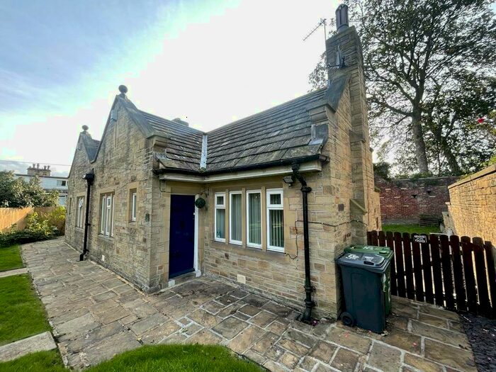 1 Bedroom Bungalow To Rent In Ashwell Road, Manningham, Bradford, West Yorkshire, Uk, BD8