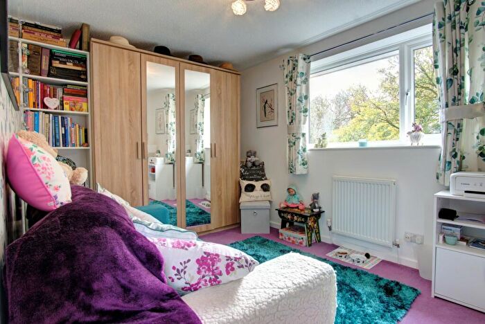 2 Bedroom Semi-Detached House For Sale In Waun Gron, Swansea, SA8