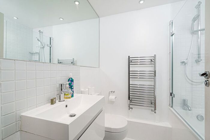 1 Bedroom Flat To Rent In Theseus Walk, London, N1