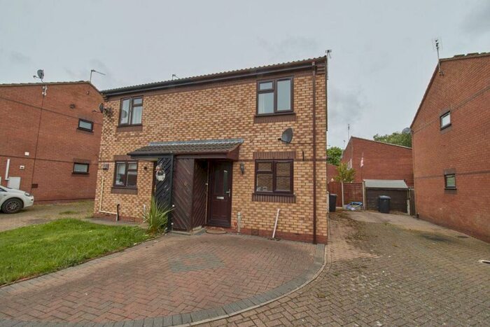 2 Bedroom Semi-Detached House To Rent In Dove Close, Hinckley, LE10
