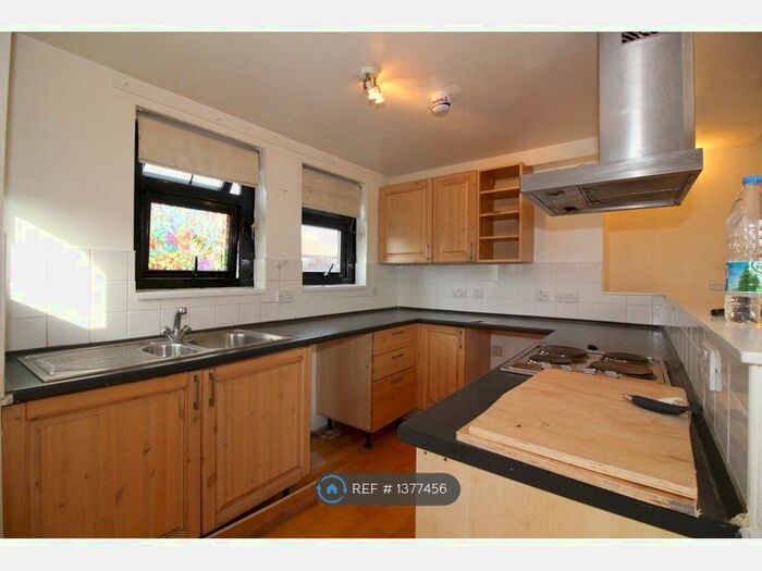 1 Bedroom Flat To Rent In Scotland Green, London, N17