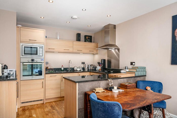1 Bedroom Apartment To Rent In Fulham Road, Chelsea, SW10
