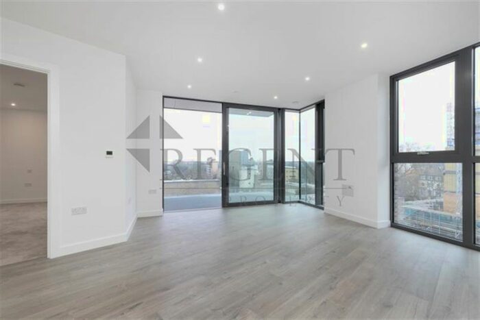 1 Bedroom Flat To Rent In Willowbrook House, Coster Avenue, N4