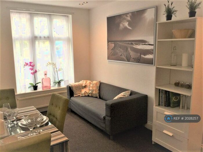 2 Bedroom Flat To Rent In Cheviot Gardens, London, NW2