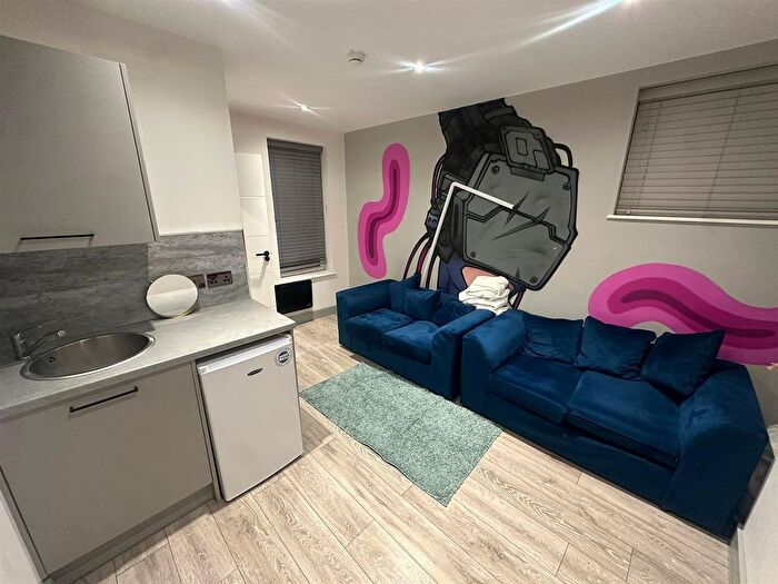 Studio To Rent In Lewisham Way, London, SE14