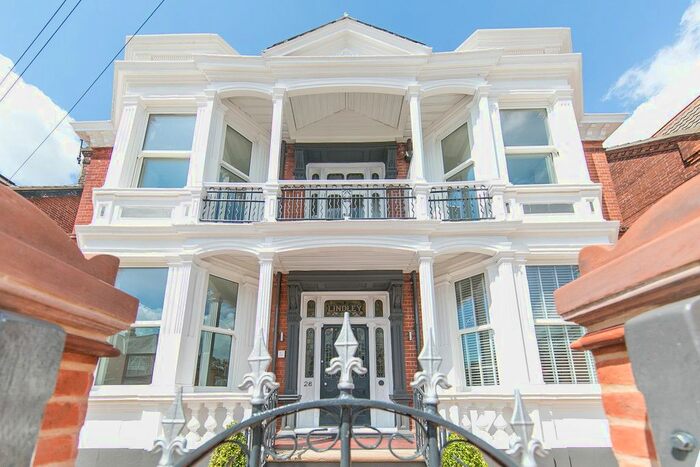 3 Bedroom Flat To Rent In Leopold Road, Felixstowe, IP11