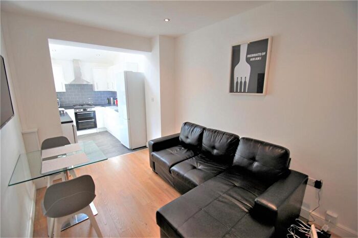 6 Bedroom Terraced House To Rent In Brailsford Road, Fallowfield, M14