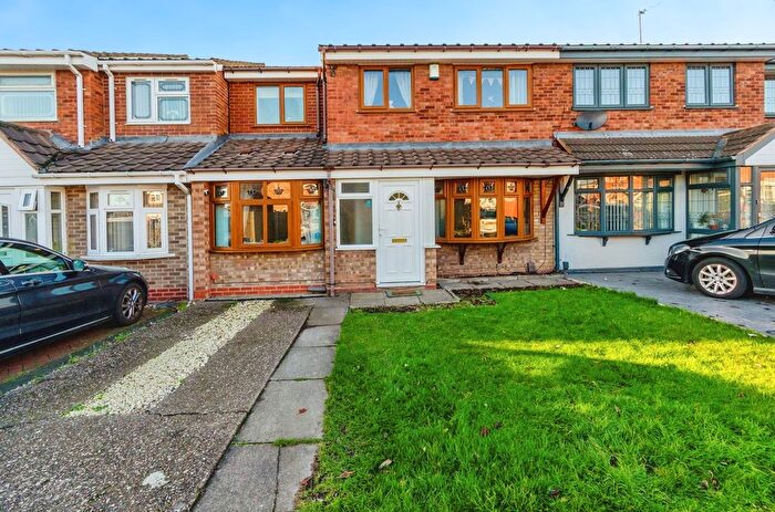 4 Bedroom Semi Detached House For Sale In Grenville Close, Walsall, West Midlands, WS2